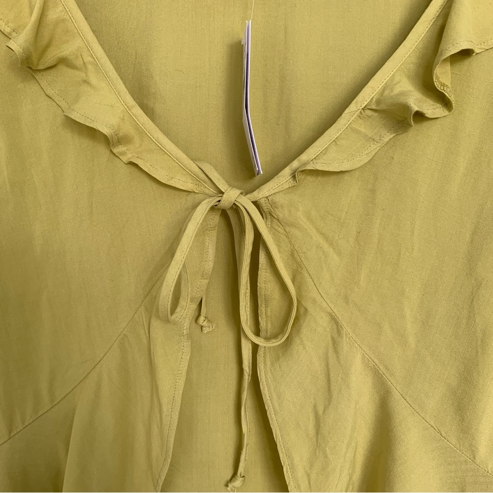 AMERICAN EAGLE RUFFLED WRAP TOP NWT - Picture 3 of 9